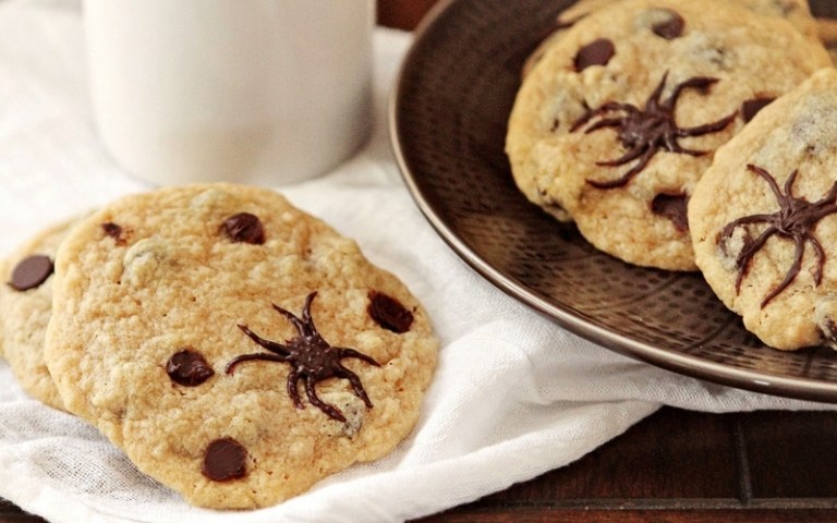 halloween essen cookies idee schoko spinnen kekse
