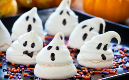 halloween essen gespenster weiss kekse streussel bunt