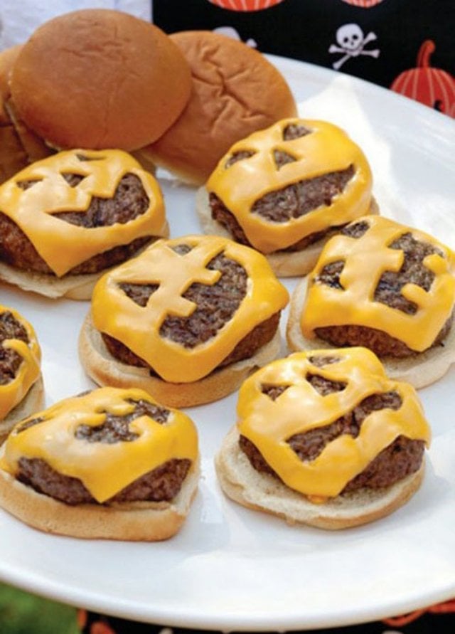 halloween-essen-kinder-party-ideen-cheesburgers-kaese-gesicht