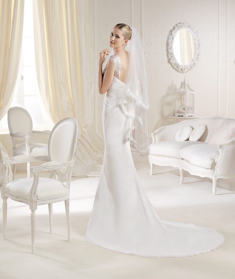 Hochzeitskleid Design enganliegend-Iacove-schleier