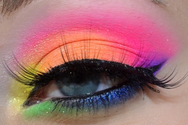 ideen-für-neon-augen-make-up-tutorial-lashes-trendig