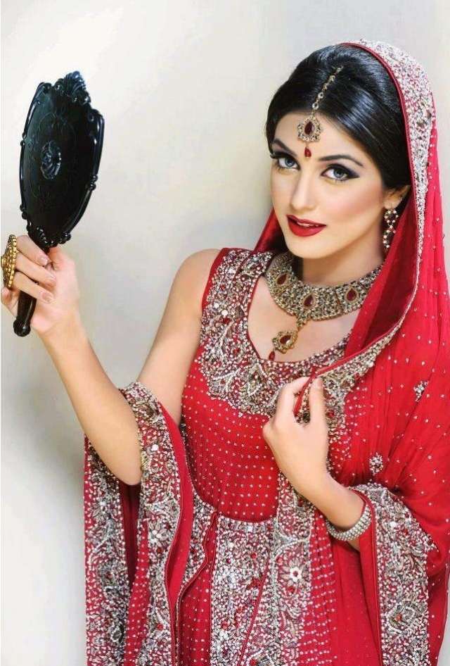 ideen-kostüme-frauen-halloween-indische-frau-buntes-sari-accessoires