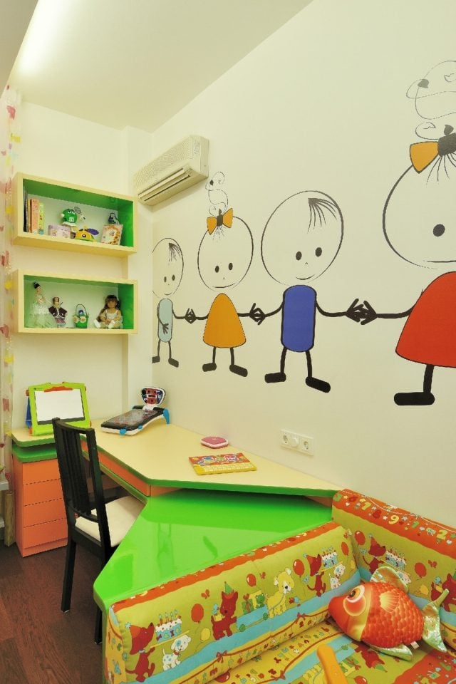 kinderzimmer-maedchen-einrichten-dekorieren-lernplatz-wanddeko