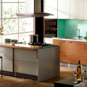 kleine-Küche-modern-Holzoptik-Oberfläche
