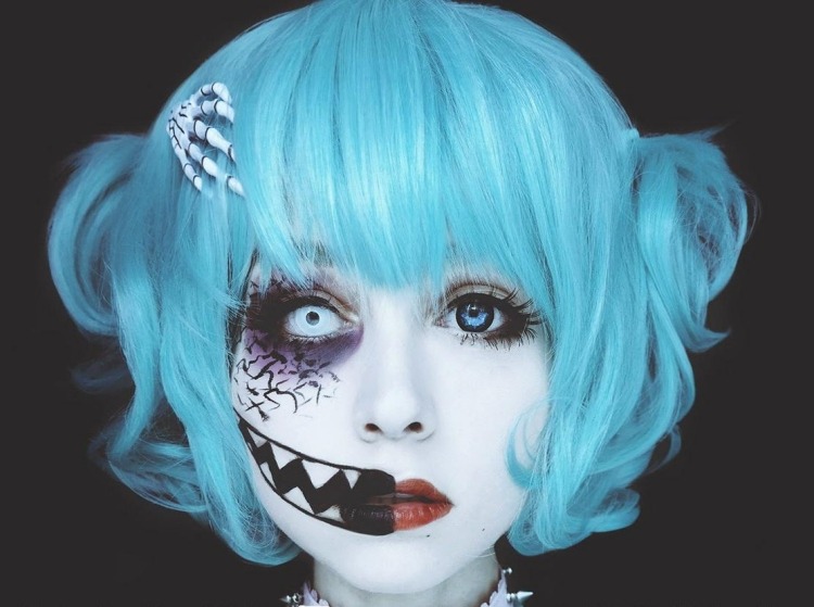 kontaktlinsen-halloween-blau-verschieden-augen-schminke-make-up