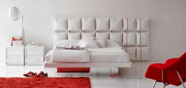 kopfteil schlafzimmer deko kissen weiß modern