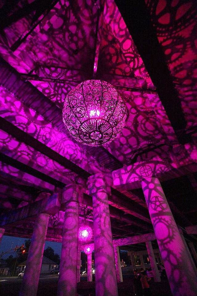 lampe lila licht fahrradteile dekoration effektvoll