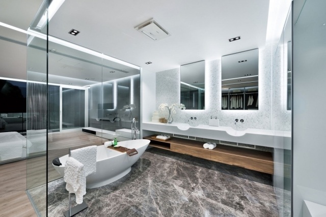 luxushaus-badezimmer-glaswande-schlafzimmer-marmor-bodenfliesen
