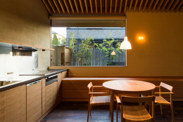 Einbauküche Holz Fronten Erdgeschoss gestaltet Essplatz