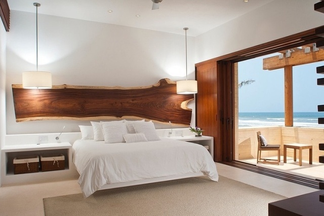 modernes-schlafzimmer-bett-eingebaute-nachttischen-echtholz-stueck-wanddeko