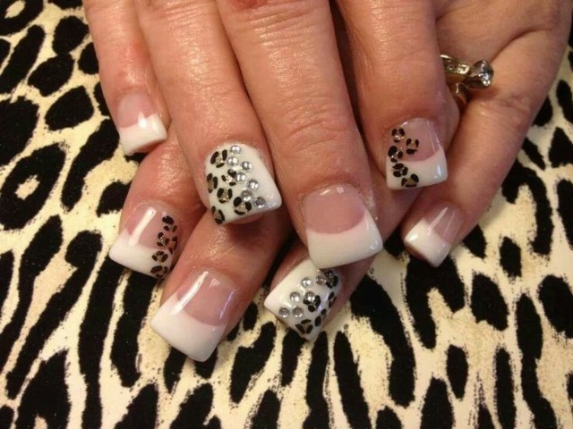 nagel design leopard muster french manicure