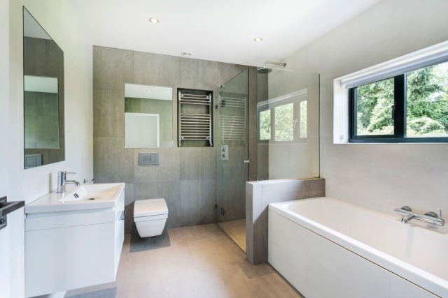 neutrale-farben-rechteckige-möbelkonturen-wohnideen-badezimmer-modern