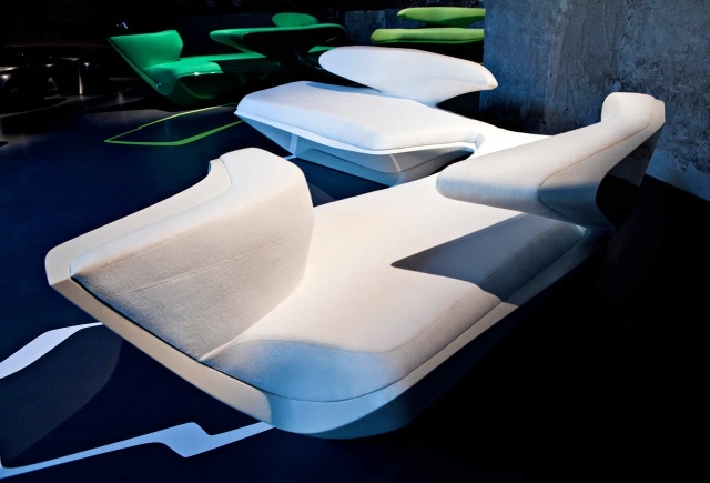 originales-design-sofa-zaha-hadid-ZEPHYR-geschwungen-ergonomisch-modern