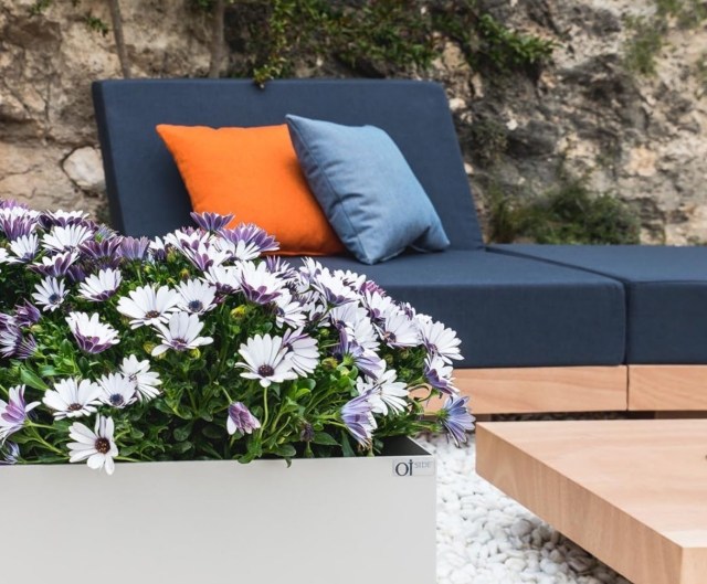 outdoor-möbel-klare-formensprache-modern-minimalistisch-sofa-set