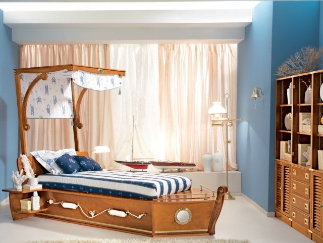 schiffsbett-holz-nautisch-möbel-design-deko-jungenzimmer-einrichten