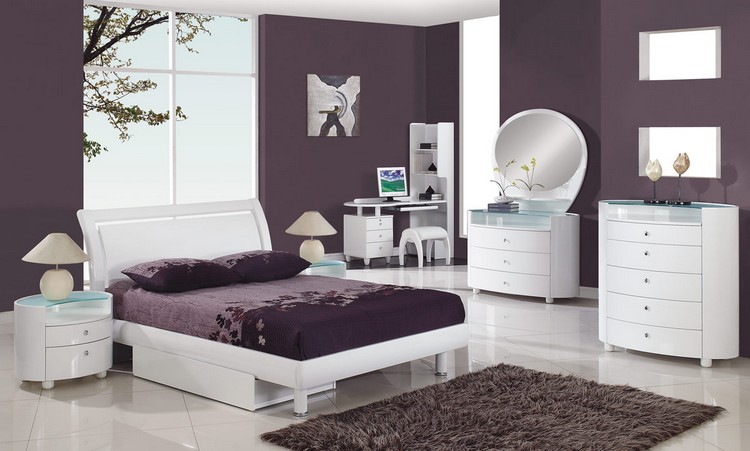 schlafzimmer-moebel-set-komplett-matt-weiss-aubergine-wandfarbe