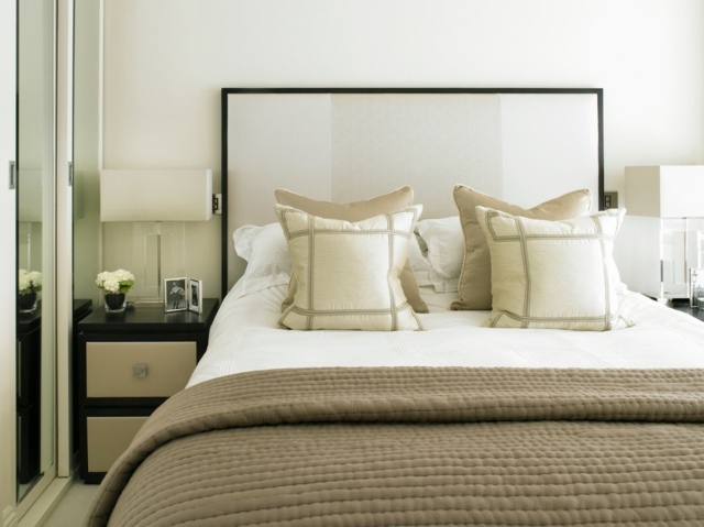 Doppelbett Schlafzimmer Ideen neutrale beige braune Farbe