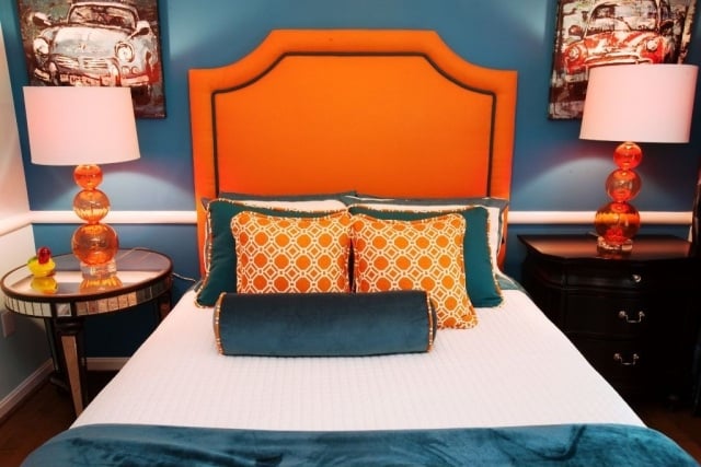 wandgestaltung-farbe-schlafzimmer-orange-nuancen-dunkelblau