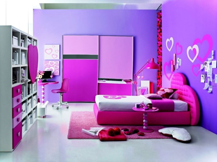 wandgestaltung-jugendzimmer-maedchen-lila-violett-pink-herzchen-bett-gepolsterter-kopfteil