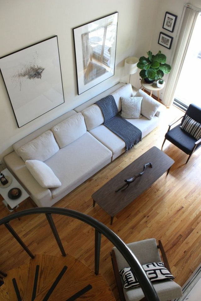 wohnzimmer-modern-einrichten-weisses-sofa-weisse-wandfarbe