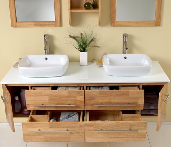 zwei-gewölbte-Waschbecken-Badezimmer-Spiegleschrank-Holz