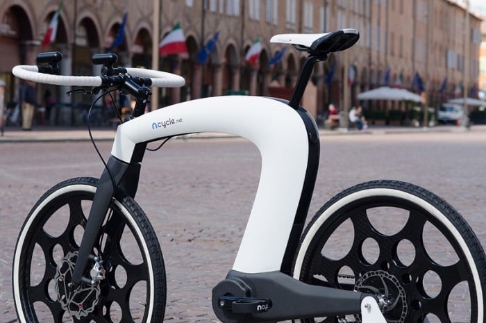 E-Bike-außergewöhnliches-Design-Elektromotor-im-Hinterrad-verbaut