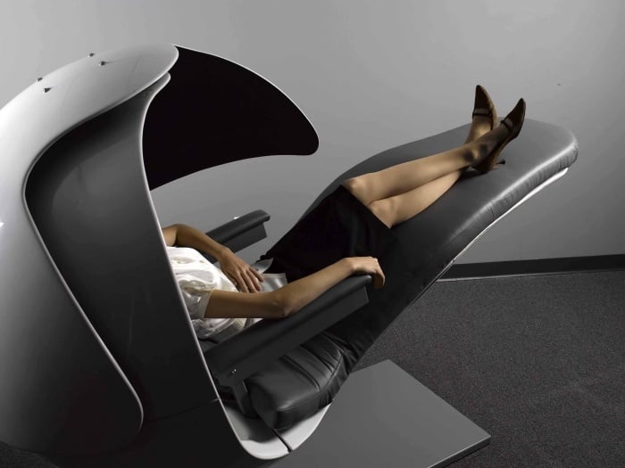 EnergyPod-Sessel-innovativ-elegant-möbelstück-für-ein-kurzes-Nickerchen