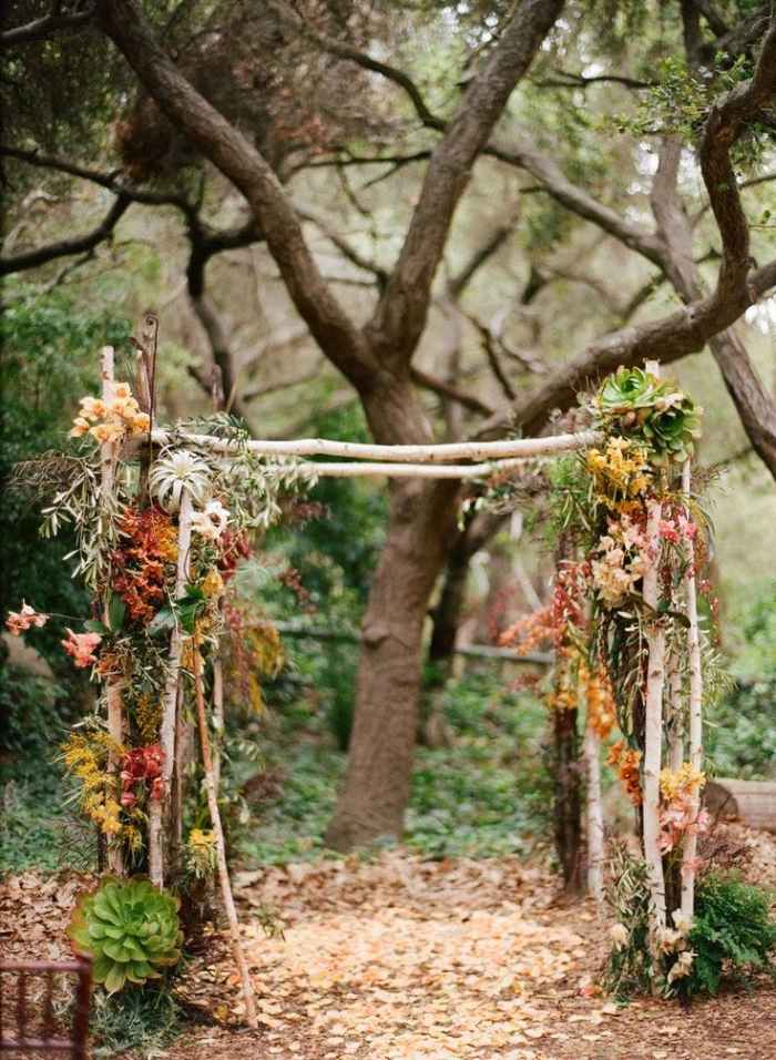Herbst-Hochzeit-im-Wald-Dekoration-Pflanzen-Sukkulenten-ideen-Hochzeit-im-Freien