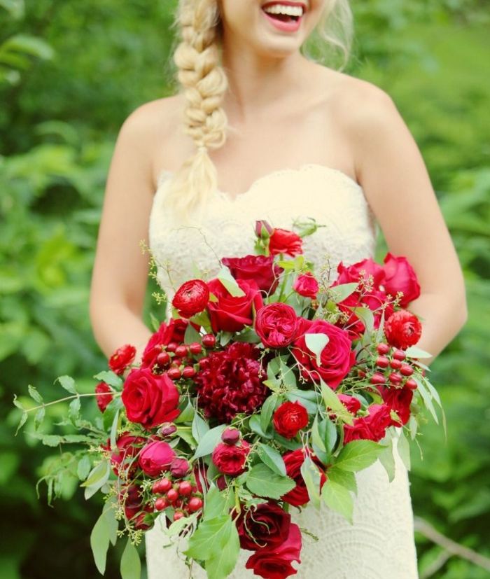 Hochzeit planen Ideen rote Rosen