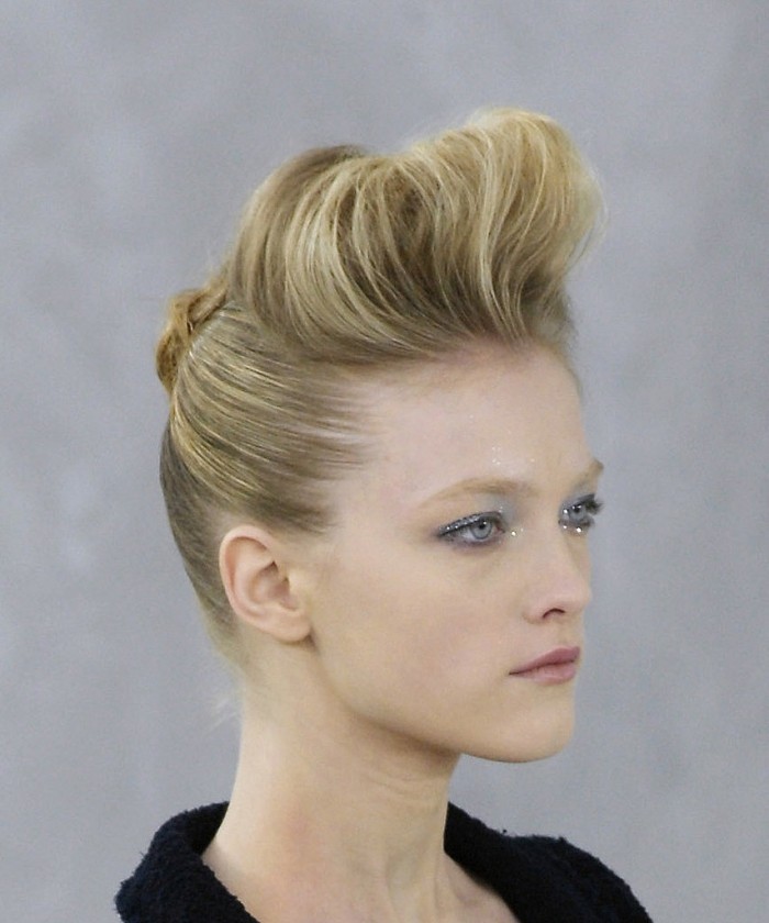 Ideen-Trendfrisuren-Nachstylen-Quiff-Haartolle-blond-2015