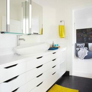 Kleine Wohnung einrichten Badezimmer Waschtischanlage Spiegel