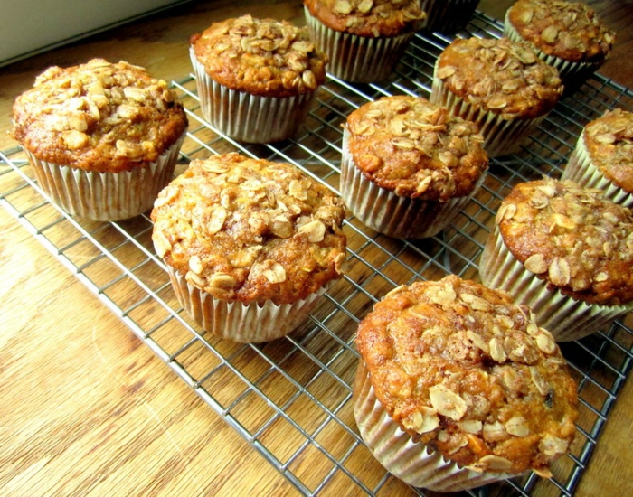 Muffins mit Banane und Müsli als gesundes &amp; leckeres Dessert