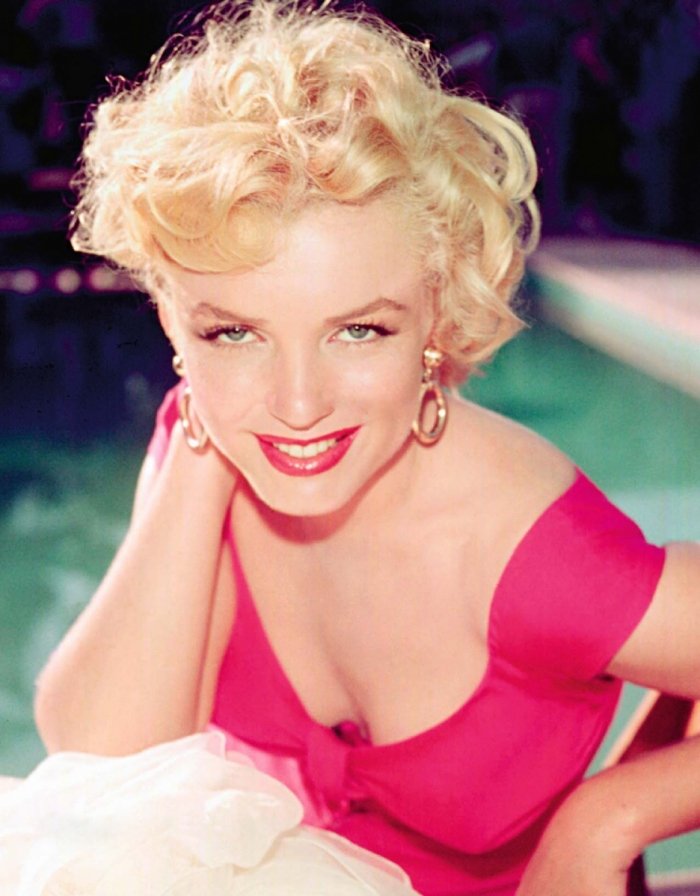 Marilyn-Monroe-blaue-augen-pinke-lippen