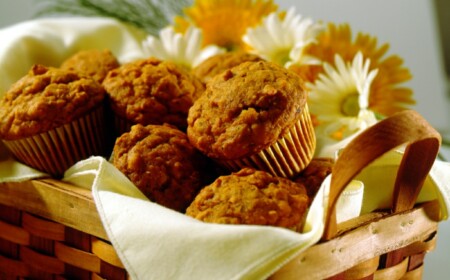 Muffin-mit-HONIG-und-Kürbis-Flechtkorb