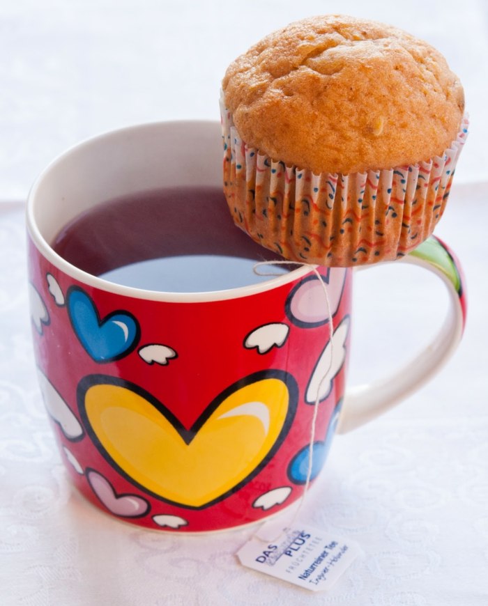 Muffin-mit-Kübis-und-Honi-Teebecher
