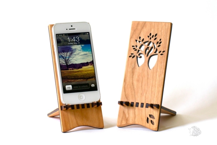 Smartphone-Tablet-Ständer-Holz-ausschnitte-dekorativ-wohnaccessoire