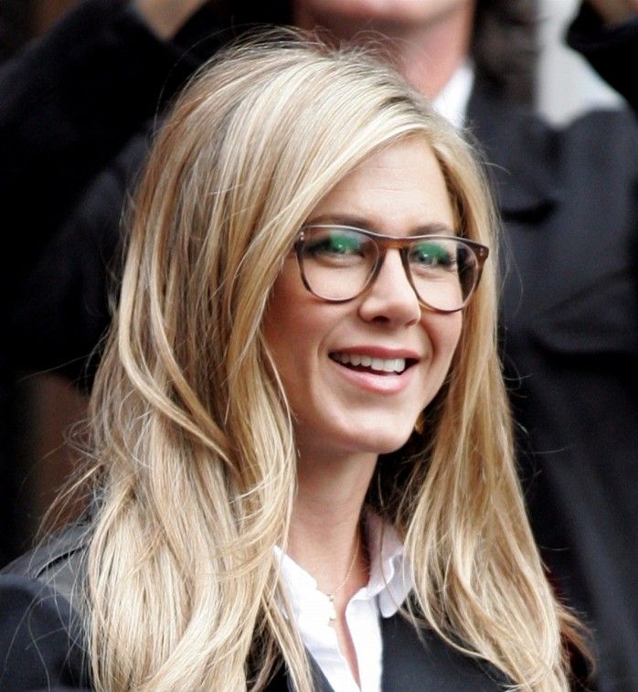 Stars-mit-Brille-Jennifer-Aniston-Nerd-Brille-Sehhilfe-tierische-muster