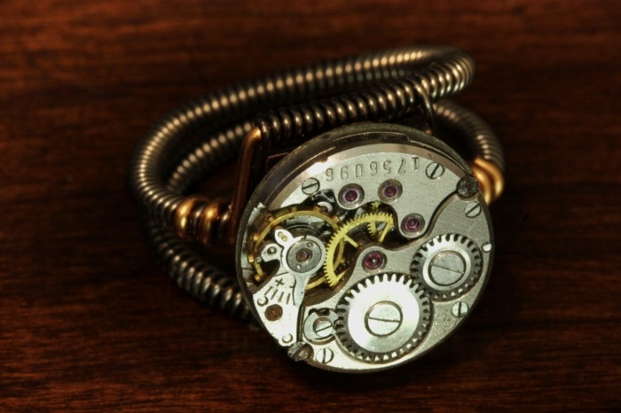  Schmuck schenken Armband alte Armbanduhr