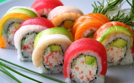 Sushi zubereiten Zuhause genießen Rezepte Lachs