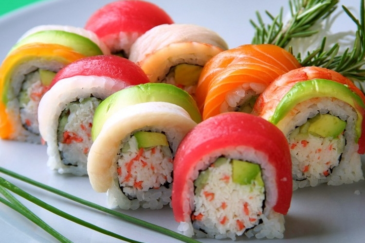 Sushi zubereiten Zuhause genießen Rezepte Lachs