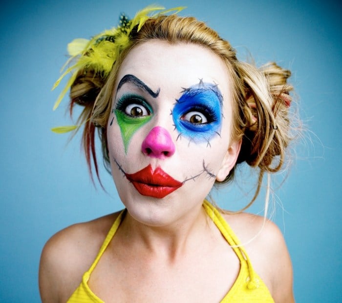 Theaterschminke-zum-Clown-schminken-ideen-halloween-fasching-outfits