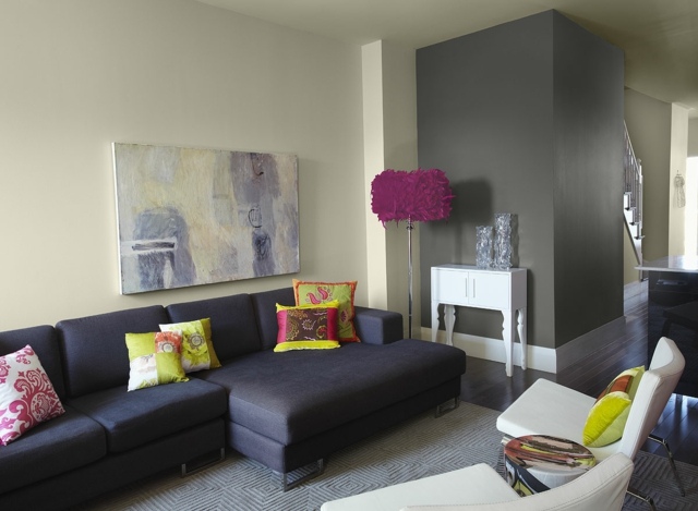 Wandfarbe Ideen Grau Gelb dunkelblaues Sofa