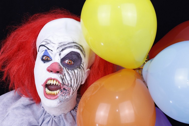 clown-schminken-gruselig-halloween-kostüm-selber-machen