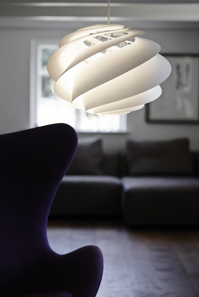 dekorative-Hängeleuchte-Swirl-diffuses-licht-wohnzimmer-sessel-The-Egg-Chair