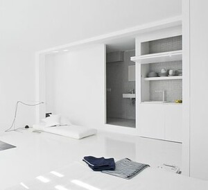 eingebauter-Kleiderschrank-Schiebetüren-Badezimmer