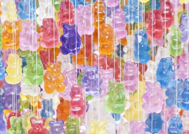 gummibärchen plastik bunt hängen lampe basteln