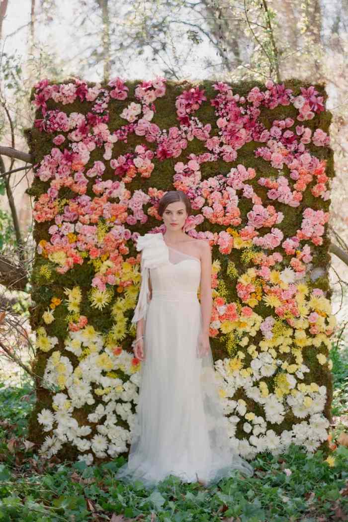Herbst Kulisse zur Hochzeit -photoshooting-blumenwand-farbverlauf