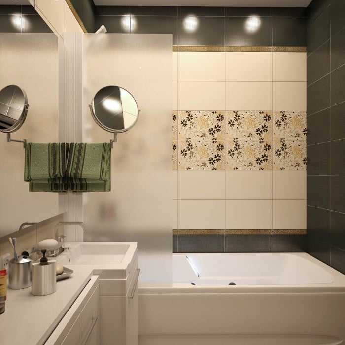 kleines-badezimmer-fliesen-ideen-badewanne-mattglas-trennwand