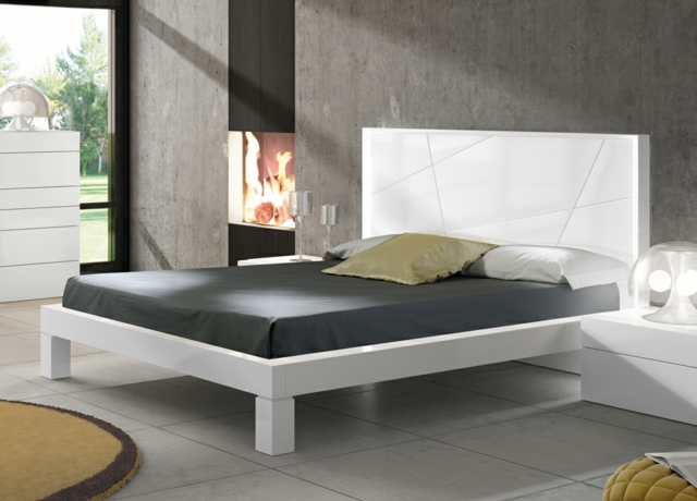minimalistische Betten Kingsize Kamin Schlafzimmer