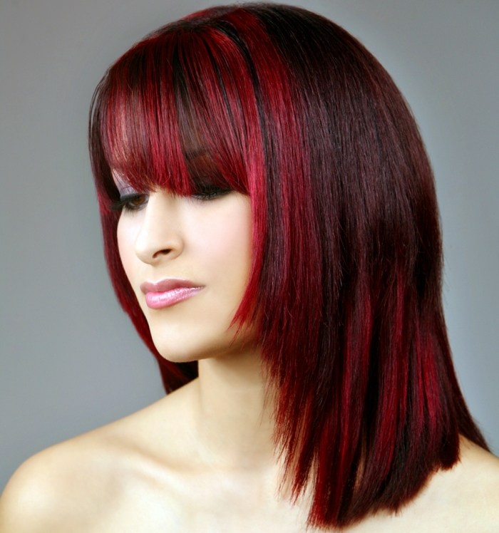 Schwarz rote kurze haare